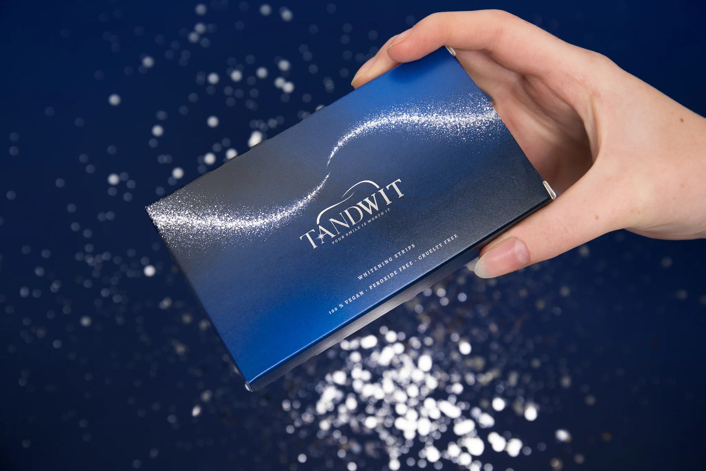 TEETH WHITENING STRIPS | Tandwit